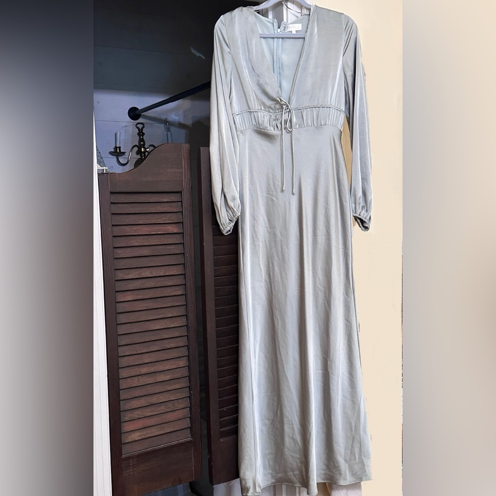 Elegant Sexy-Deep-Plunge-Cleavage-Flaunting Satin Maxi Dress Long Sleeve in SAGE